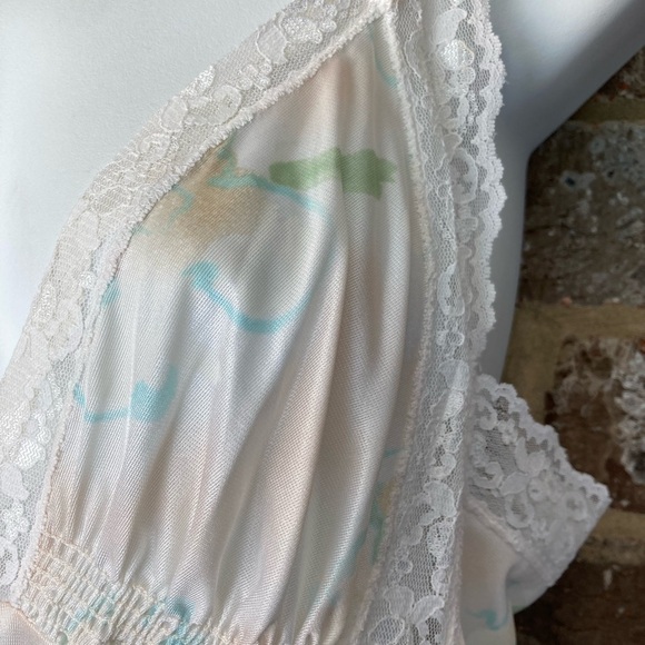 2 Piece Vintage CHEVETTE Nightgown Robe Floral Size M/L ILGWU - Picture 6 of 15
